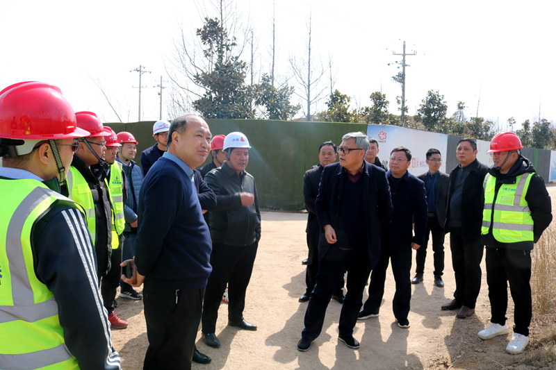 金寨縣委常委、常務(wù)副縣長汪洪濤一行到史河（金寨段）防洪提升工程-7#防汛大橋項目調(diào)研