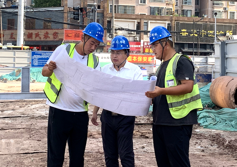 公司黨委書記、董事長錢申春到機(jī)場S1線先行段調(diào)研安全生產(chǎn)工作