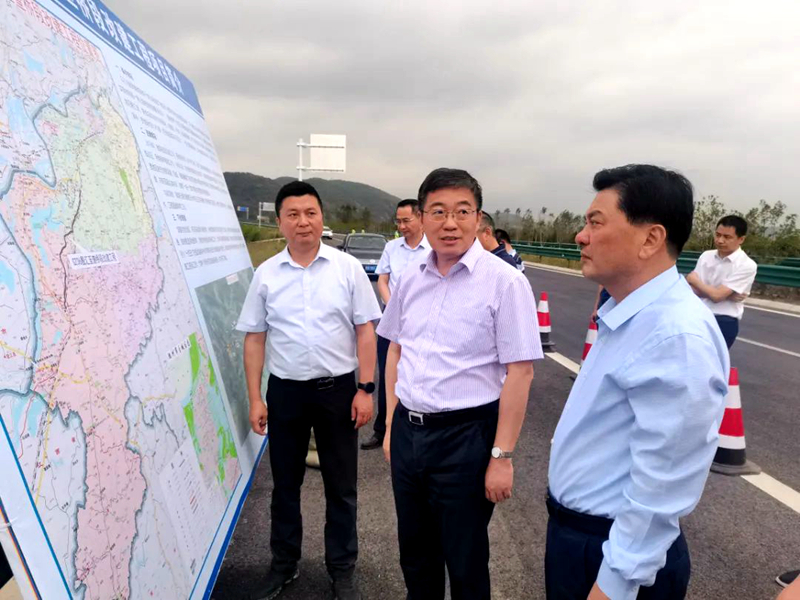 池州市委副書記、市長朱浩東到G318池殷改建01標(biāo)督導(dǎo)檢查